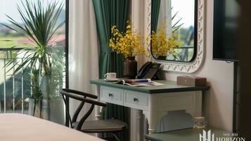 Kamar Double Royal, balkon, pemandangan gunung | Interior