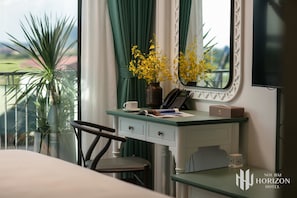 Royal-Doppelzimmer, Balkon, Bergblick | Innenbereich