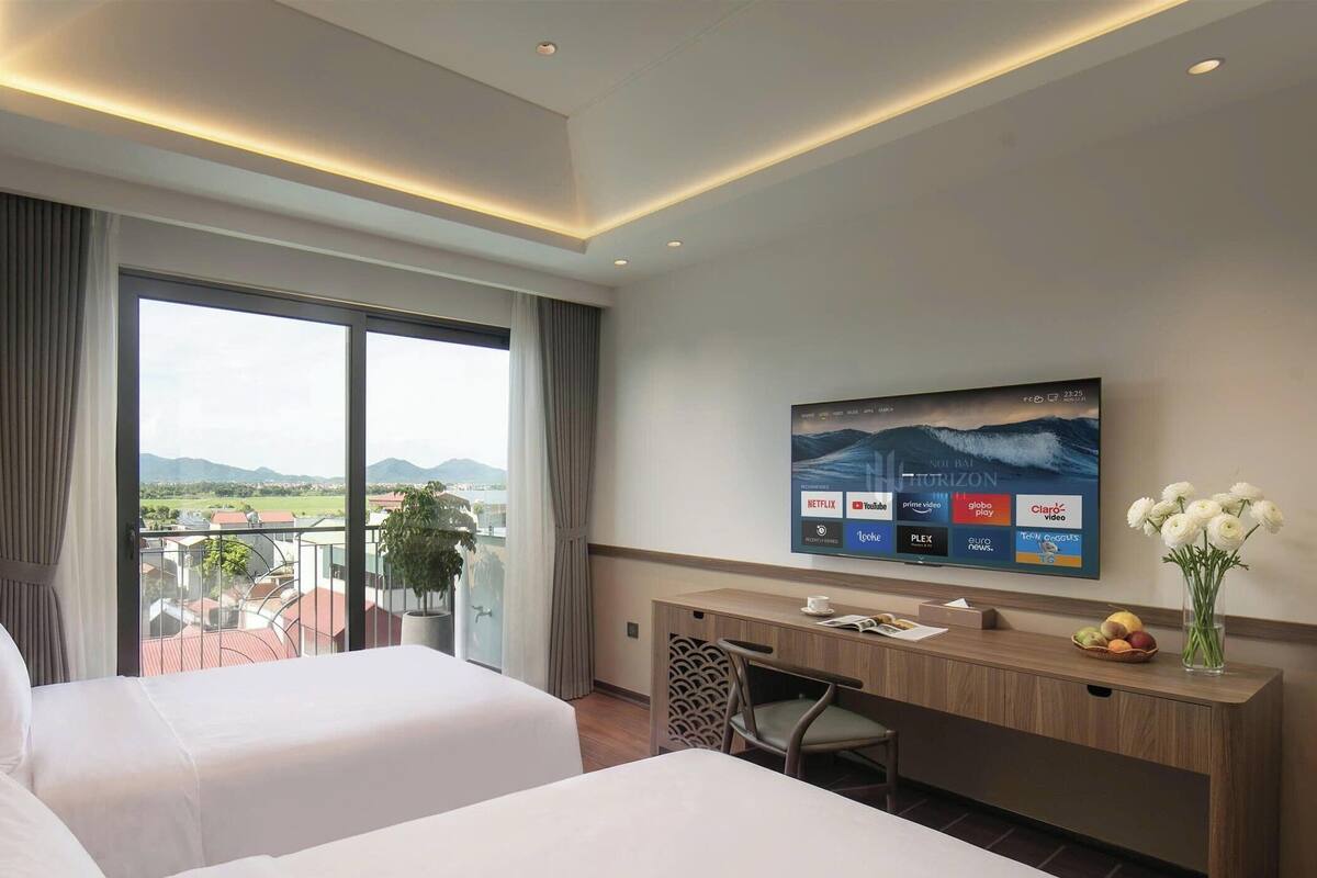 Premium Single Room, Balcony, Mountain View