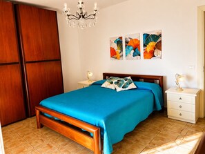Room - House with a view of the sea, sunsets over Corsica and Pianosa, 700 meters from Spiaggia degli Stecchi (Capoliveri)