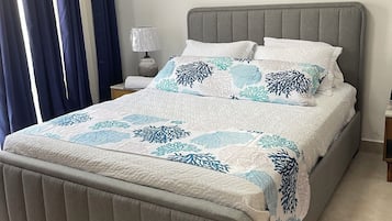 2 chambres, fer et planche à repasser, Wi-Fi gratuit, draps fournis