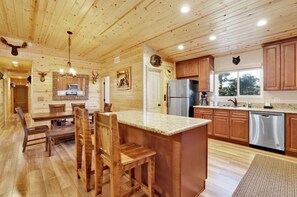 Private kitchen - Marvelous 3-bedroom Cabin in Big Bear perfect for your summer/winter getaways! (Big Bear)