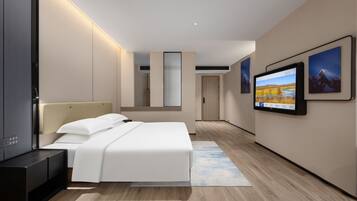 Luxury Double Room | Desk, laptop workspace, blackout drapes, soundproofing