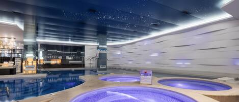 Sauna, spa, bain de vapeur, bain de boue, hydrothérapie, massage thaï