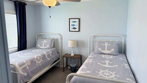 3 bedrooms, iron/ironing board, WiFi (free), bed sheets