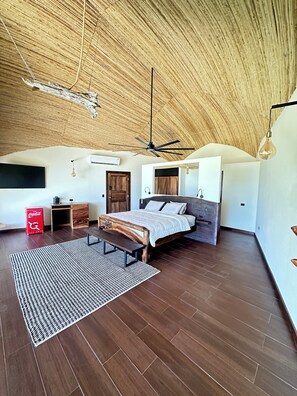 Iron/ironing board, WiFi, bed sheets - Luxury villa, ocean view, pool, gym (potrero)