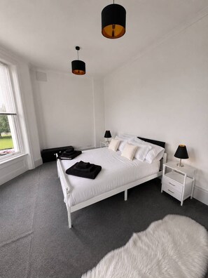 1 bedroom, iron/ironing board, WiFi, bed sheets - Spacious Victorian Flat in the Heart of Blackheath (London)