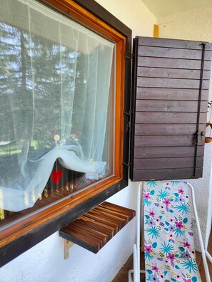 Property grounds - 'Bilocale Nuovo Alpe Lusia - Fiemme' Apartment with Mountain View, Garden & Wi-Fi (Bellamonte)