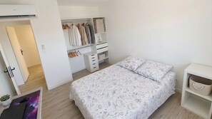 Iron/ironing board, WiFi, bed sheets - Vrbo Property (Cenon)