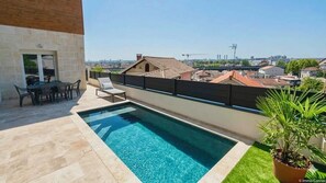 Pool - Vrbo Property (Cenon)