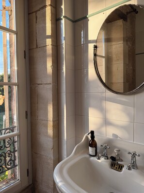 Bathroom - Domaine de Chaunac (Chaunac)