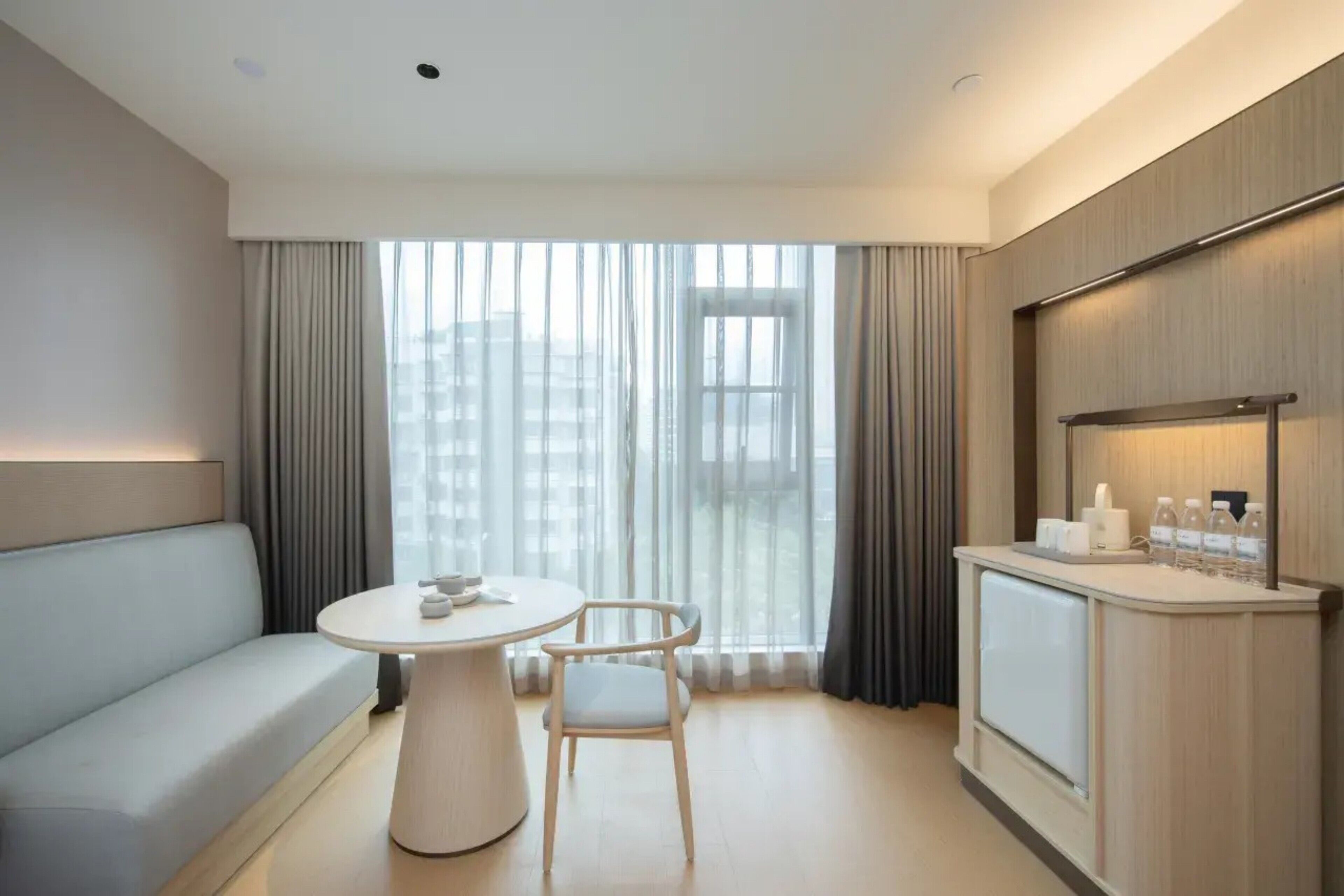 Luxury Double Room, City View | Interior