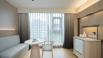 Luxury Double Room, City View | Interior