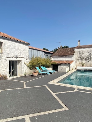 Pool - ✨ The Spirit of a Country Vacation ✨ (Saint-Savinien)