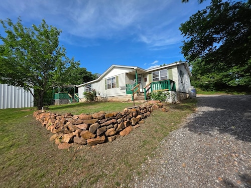 4-bedroom 2 bath home in Medicine Park.  Walking distance to downtown and Dam.