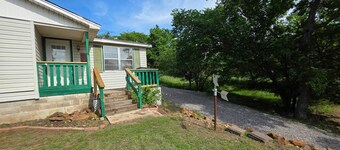 4-bedroom 2 bath home in Medicine Park. Walking distance to downtown and Dam.
