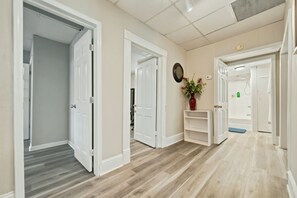 Interior - Spacious 5BR Near Downtown Parking for 5+ Cars Minutes to Mercedes-Benz (Atlanta)