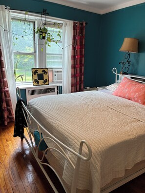 Room - Tranquil 1-bedroom apartment with AC in North Riverdale (Bronx)