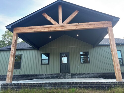 New construction 3-bedroom house in Horseshoe Bend perfect for your getaway
