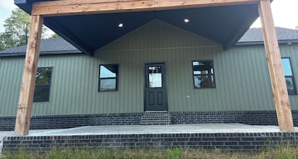 New construction 3-bedroom house in Horseshoe Bend perfect for your getaway