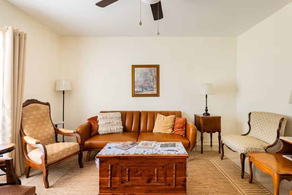 3-bedroom, 2-bath House In Beautiful Downtown Bastrop.  Great Yard And Scenery. - Bastrop, TX