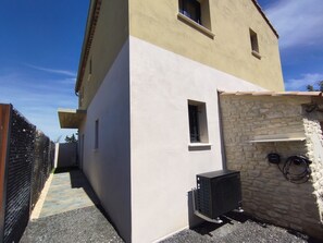 Exterior - Phoebus - Villa Marie
"Bienvenue et place à la détente !" (Deaux)