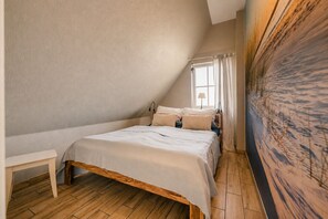 Iron/ironing board, internet, bed sheets - Schwankes "Seeadler" Vacation Home - Thatched-roof house with a sauna and fireplace on Rügen (Ummanz)