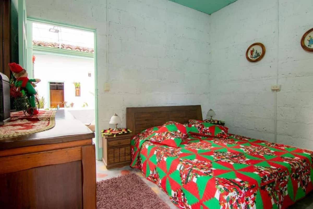 Double Room, Non Smoking | WiFi (free), bed sheets