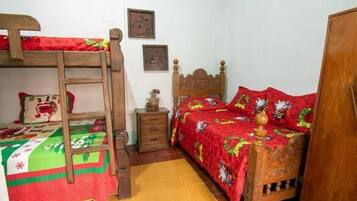 Family Room, Mobility Accessible, Non Smoking | WiFi (free), bed sheets