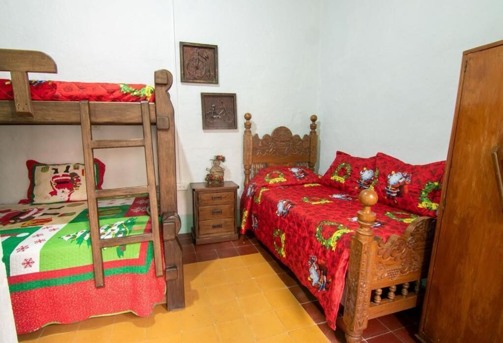 WiFi (free), bed sheets