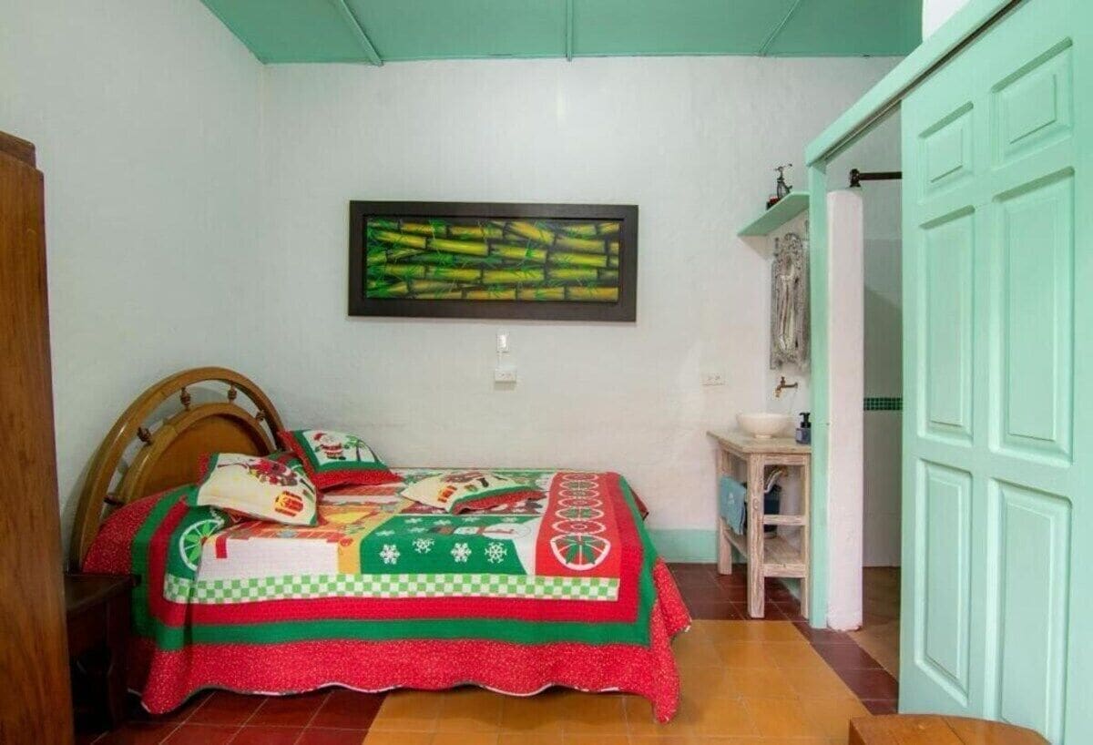Double Room | WiFi (free), bed sheets
