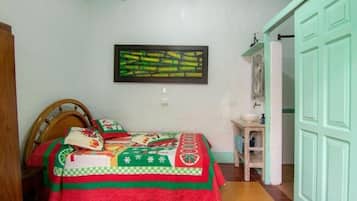 Double Room | WiFi (free), bed sheets