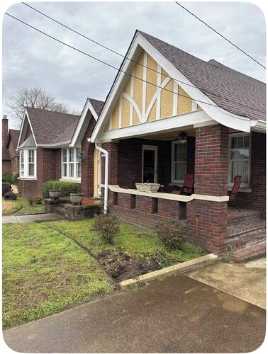 Cozy 2-bedroom house in welcoming Dyersburg with AC