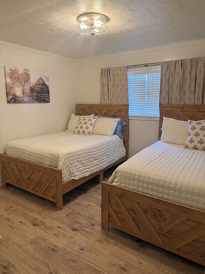 3 Schlafzimmer, Bügeleisen/Bügelbrett, kostenloses WLAN, Bettwäsche