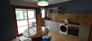 Private kitchen - Vrbo Property (Badonviller)