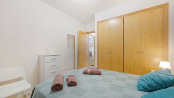 2 bedrooms, WiFi, bed sheets
