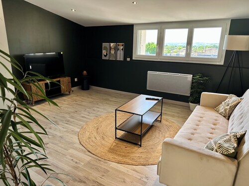 The Green Loft - Air-Conditioned - Nestled in Downtown Bergerac