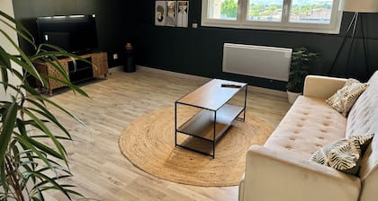 The Green Loft - Air-Conditioned - Nestled in Downtown Bergerac