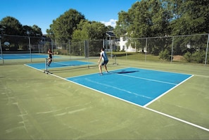 Sports court - 1-Bedroom Getaway at Williamsburg Resort in a prime location. (Williamsburg)