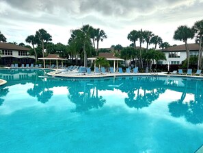 Pool - Delightful Naples Condo with large Resort Pool and Pickleball/Tennis Courts (Naples)