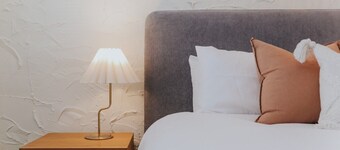 Casablanca Cove : A stylish, lakeside Rotorua retreat
