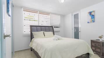 3 soverom, safe på rommet, strykejern/-brett og reiseseng for barn