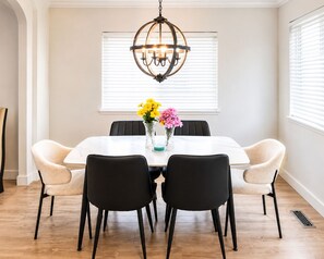 Dining - Family Friendly Cozy Corner (Burnaby)