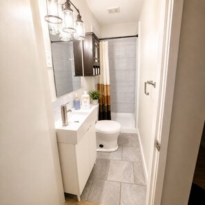 Shower, hair dryer, towels, soap - Family Friendly Cozy Corner (Burnaby)
