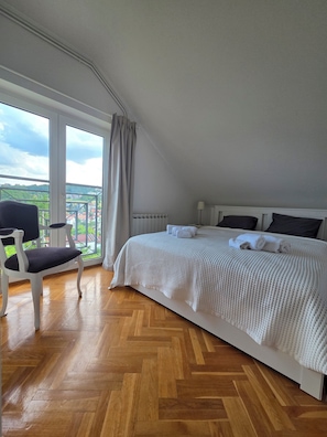 4 Schlafzimmer, Bügeleisen/Bügelbrett, WLAN, Bettwäsche