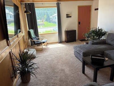 Nest in the West—cozy 3 bedroom home in Crowsnest Pass.