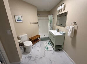 Hair dryer, towels, soap, toilet paper - Create memories in this beautiful Bayfront 4 bedroom, 2 bath house w/ air & wifi (Sodus Point)