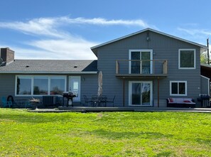 Exterior - Peaceful Retreat on the Lake (Moses Lake)