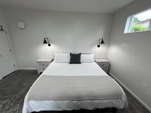 1 slaapkamer, een strijkplank/strijkijzer, gratis wifi, beddengoed