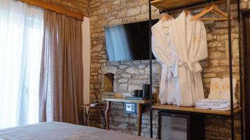 Standard Triple Room, Balcony, City View